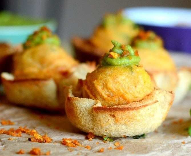 Mini vada pav bites